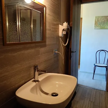 Vite Dipinte 1 Bilocale In Langa * Novello