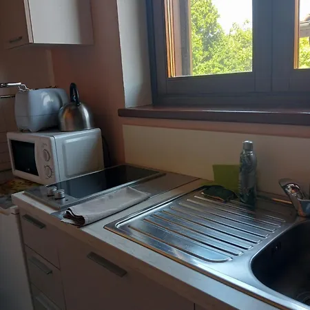 Vite Dipinte 1 Bilocale In Langa *