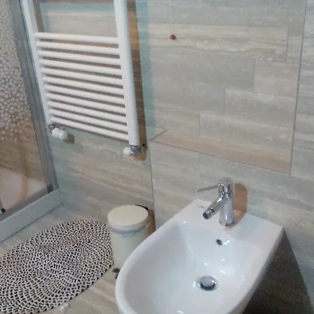 Vite Dipinte 1 Bilocale In Langa Appartamento Novello