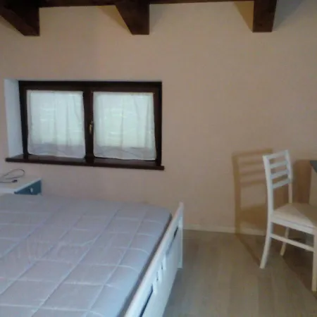 Vite Dipinte 1 Bilocale In Langa *